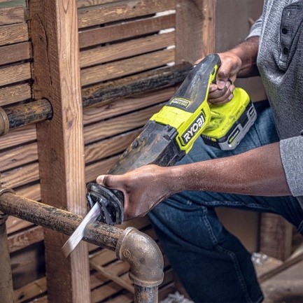 Making a cut with a Ryobi Reciprocating saw Fig 1